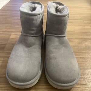 Ugg Classic Mini II Boot. Women’s Size 9. Color blue grey